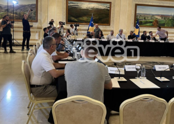 Situata në vend, nisë takimi i Abdixhikut me opinionist, gazetarë e shoqëri civile