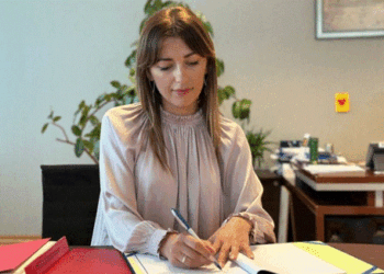 Ministrja Haxhiu nënshkruan një marrëveshje me Shqipërinë