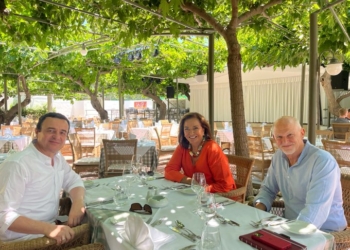 ​Kurti takoi deputetë të parlamentit grek, flasin për intensifikim të raporteve mes vendeve