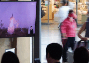 Koreja e Veriut lëshon raketa balistike ndërkontinentale pasi kërcënoi ShBA-në