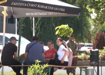 Pak protestues në Leposaviq e Zveçan