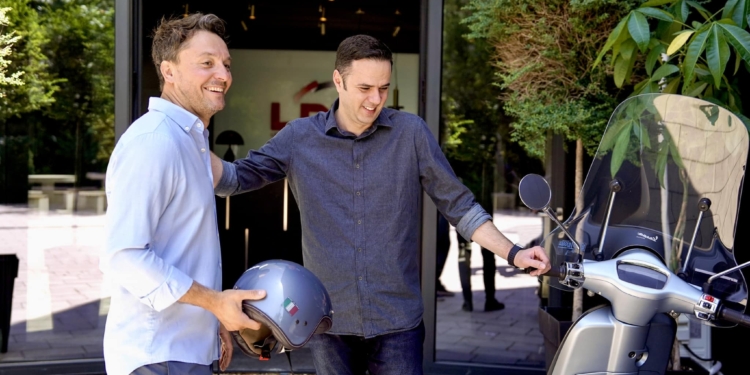 Abdixhiku pret Bajçinovcin: Me kuadro të tilla, “Rruga e re” do të bëjë të ardhmen e Kosovës