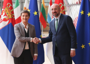 Michel kërkon nga Serbia hapa në shtensionim të situatës në veri dhe kthim në dialog