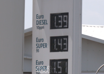 Qytetarët kundërshtojnë rritjen e sërishme të çmimit të naftës