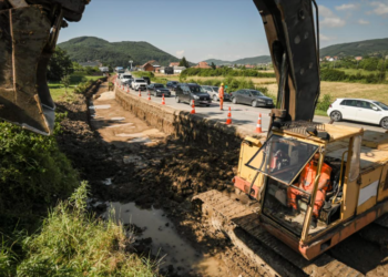 Kurti: Do të bëjmë çmos që rruga Prishtinë-Podujevë të përfundojë sa më parë