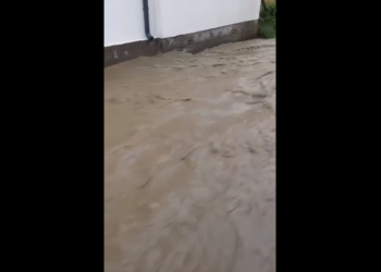 Shiu i rrëmbyeshëm në Rahovec shkakton vërshime