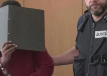 Theri me thikë dy adoleshente, burg të përjetshëm për agresorin në Gjermani