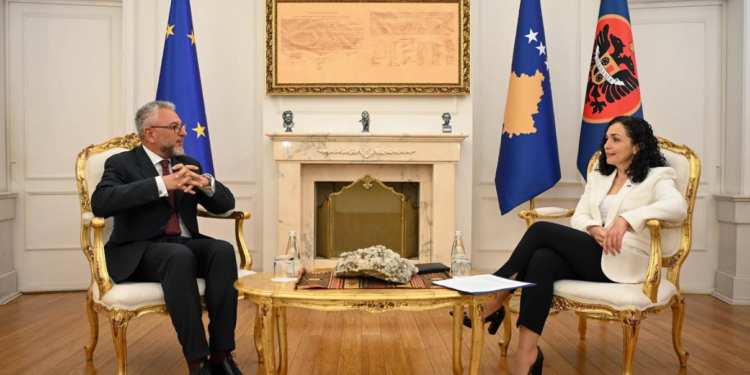 Osmani priti shefin e ri të EULEX-it, flasin për sigurinë në vend