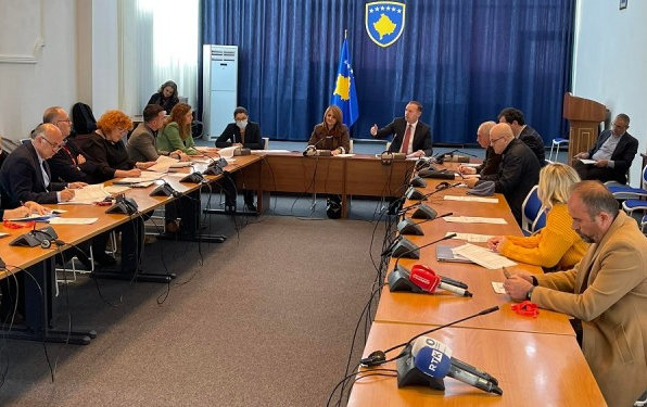 Miratohet raporti për mbikëqyrjen e zbatimit të Ligjit për kontrollin e duhanit