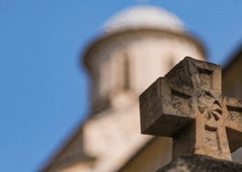 Kontrabanda me armë, akuza e re që Kisha Serbe e mohon