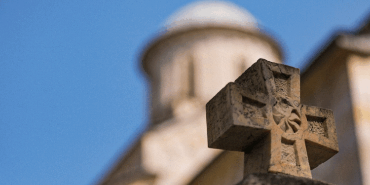 Kontrabanda me armë, akuza e re që Kisha Serbe e mohon