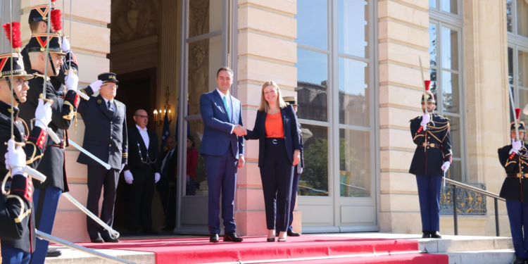 Konjufca takon kryetaren e Asamblesë së Francës, flasin për integrim