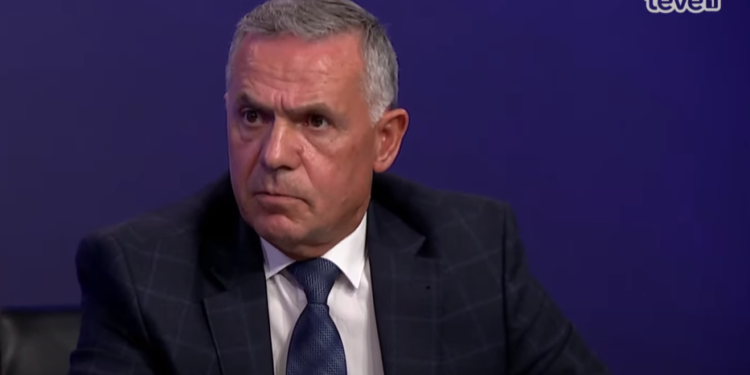 Isufi thotë se AAK-ja po intensifikon veprimet për rrëzimin e Qeverisë Kurti