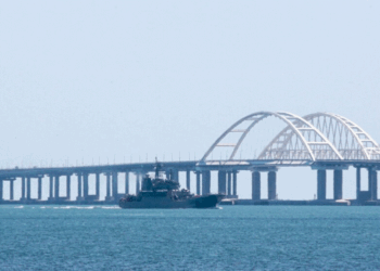 Kievi sulmon Krimenë e okupuar, ndërpret trafikun në urë