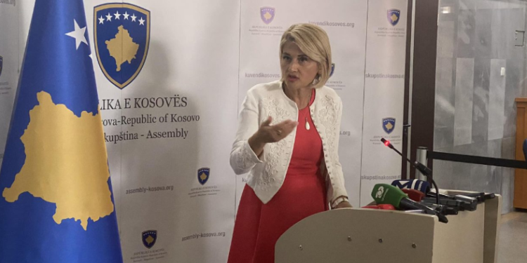 Kusari-Lila paralajmëron kallëzim penal ndaj Simiqit e “Nacionales”