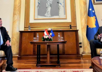Konjufca pret në takim lamtumirës ambasadorin austriak dhe atë norvegjez