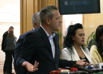 Gashi: Sesioni përfundoi me turp ashtu siç filloi