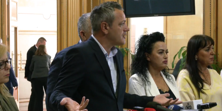 Gashi: Sesioni përfundoi me turp ashtu siç filloi