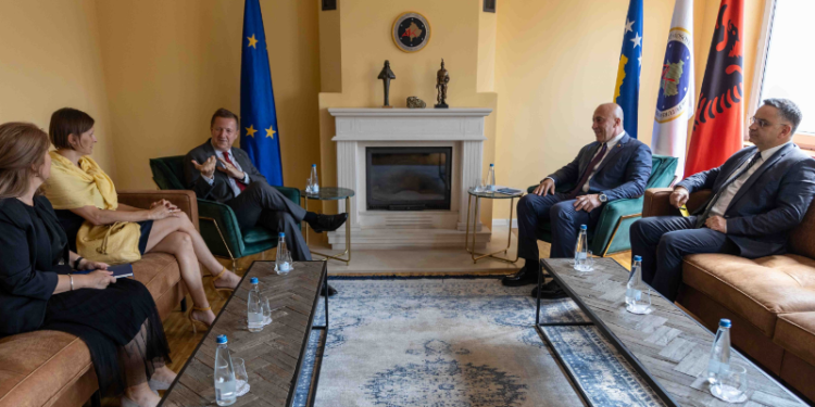 Szunyog e Haradinaj pajtohen të ketë dialog konstruktiv qeveri-opozitë