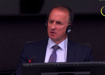 ​Oficeri britanik pajtohet që serbët sajonin operacione për ta etiketuar UÇK-në si terroriste