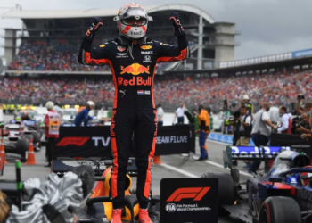 Verstappen “mbret” edhe në Silvestrone
