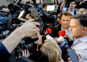 Bie qeveria në Holandë