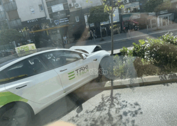 Aksidentohet një taksi në lagjen Ulpiana