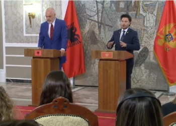 “Konfliktet me ndërkombëtarët”, Abazoviq: Nuk është mirë as për Kosovën as për Serbinë