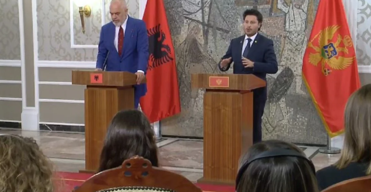 “Konfliktet me ndërkombëtarët”, Abazoviq: Nuk është mirë as për Kosovën as për Serbinë