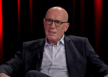 Si dështoi Fan Noli të mbajë fronin të cilin e mori Ahmet Zogu