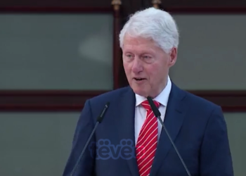 Clinton fajëson serbët