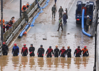 Numri i të vdekurve nga përmbytjet në Korenë e Jugut rritet në 39