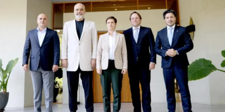 Takimi informal në Tiranë mbledh liderët e Ballkanit Perëndimor, Kurti në Greqi