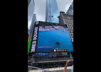 Ksamili promovohet në Times Square