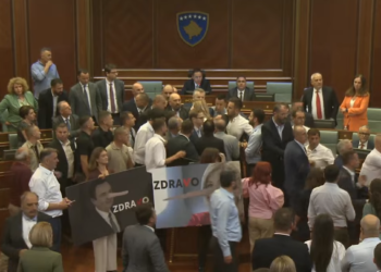 Sërish tensione në Kuvendin e Kosovës