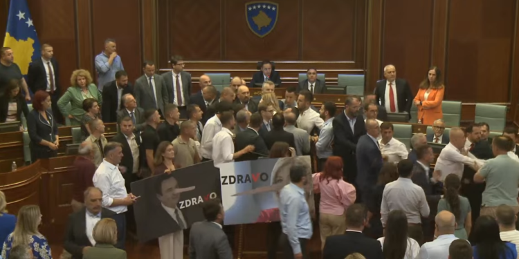 Sërish tensione në Kuvendin e Kosovës