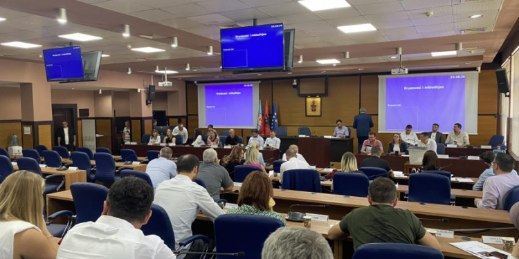 Pëllumb Bajçinovci zgjidhet kryesues i Kuvendit Komunal të Prishtinës