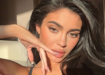 Kylie Jenner e mohon sërish se nuk ka bërë asnjë ndërhyrje plastike në fytyrë