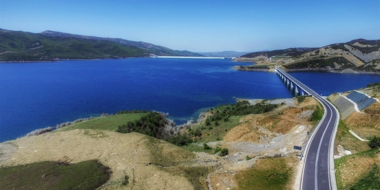 Katër persona humbin jetën në Liqenin e Banjës në Gramsh
