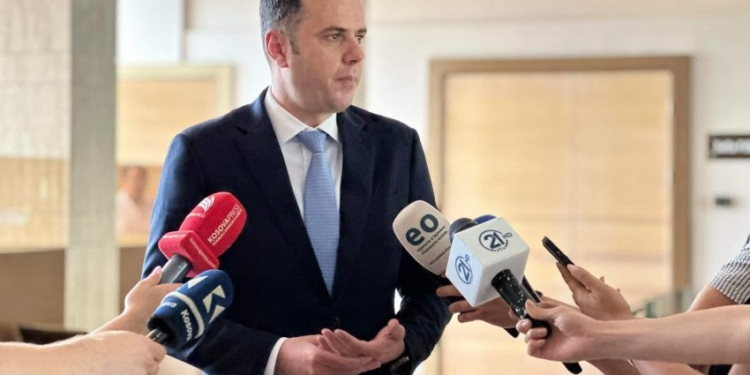 Abdixhiku kërkon zgjedhje të reja në veri e mobilizim për hartimin e draft-statutit të Asociacionit