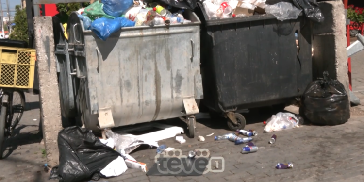 Qytetarët e Fushë-Kosovës të shqetësuar për gjendjen e kontejnerëve të stërmbushur