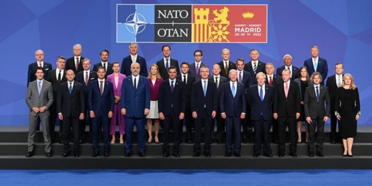 Në Samitin e NATO-s, diskutohet dhuna ndaj ushtarëve të KFOR-it në veri