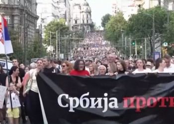 Protestat që po lëkundin pushtetin e Vuçiqit