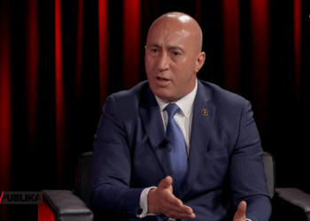 Haradinaj: Këta janë idiotë që flasin për fryrje të listave të veteranëve