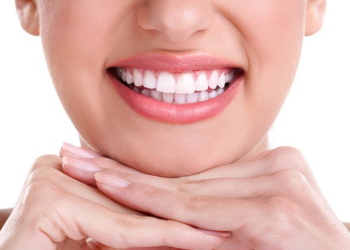 Fruti që ndihmon për të pasur dhëmbë më të bardhë