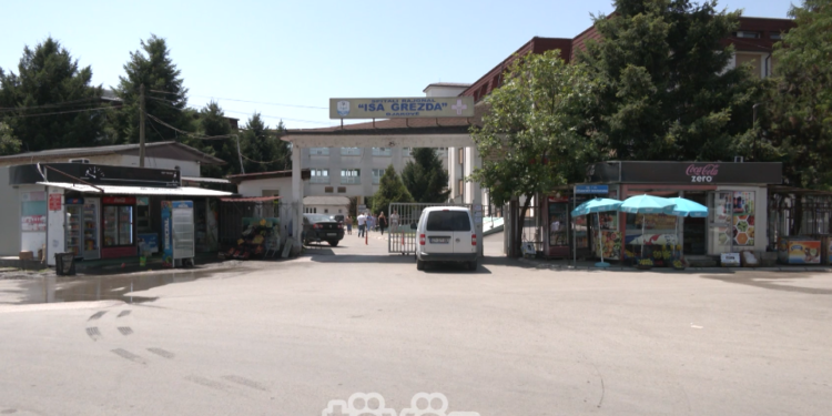 Spitali i Gjakovës ndërpret operacionet, reagon Shoqata e Pacientëve dhe ish-ministri Zemaj