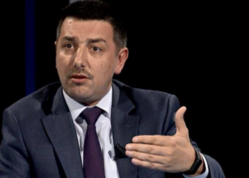 Gjykata ia vazhdon arrestin shtëpiak për dy muaj sulmuesve të Valon Sylës