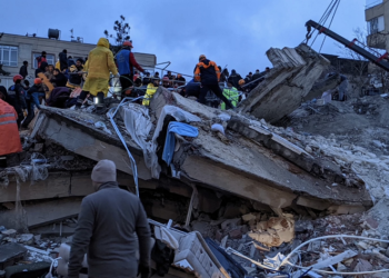 Mjekët paralajmërojnë për probleme shëndetësore afatgjate, pas tërmetit në Turqi