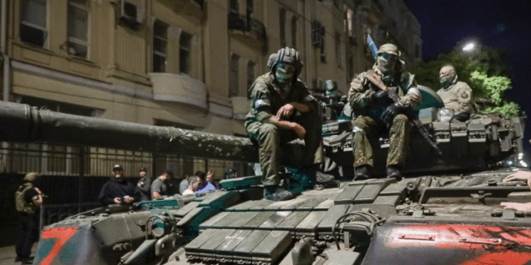 Wagner pezullon rekrutimin e mercenarëve