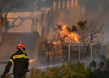 Zjarret godasin Evropën Jugore derisa temperaturat rriten në Itali, Greqi dhe Spanjë